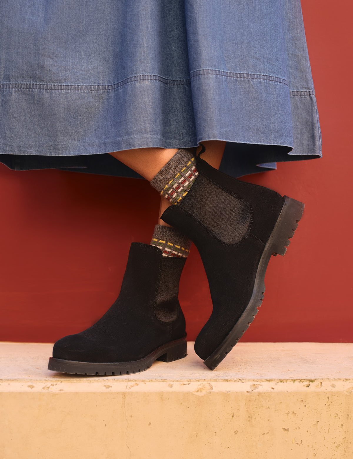 Camino Suede Chelsea Boot
