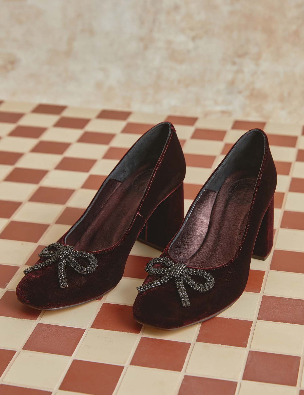 Gamine Bow Velvet Shoe