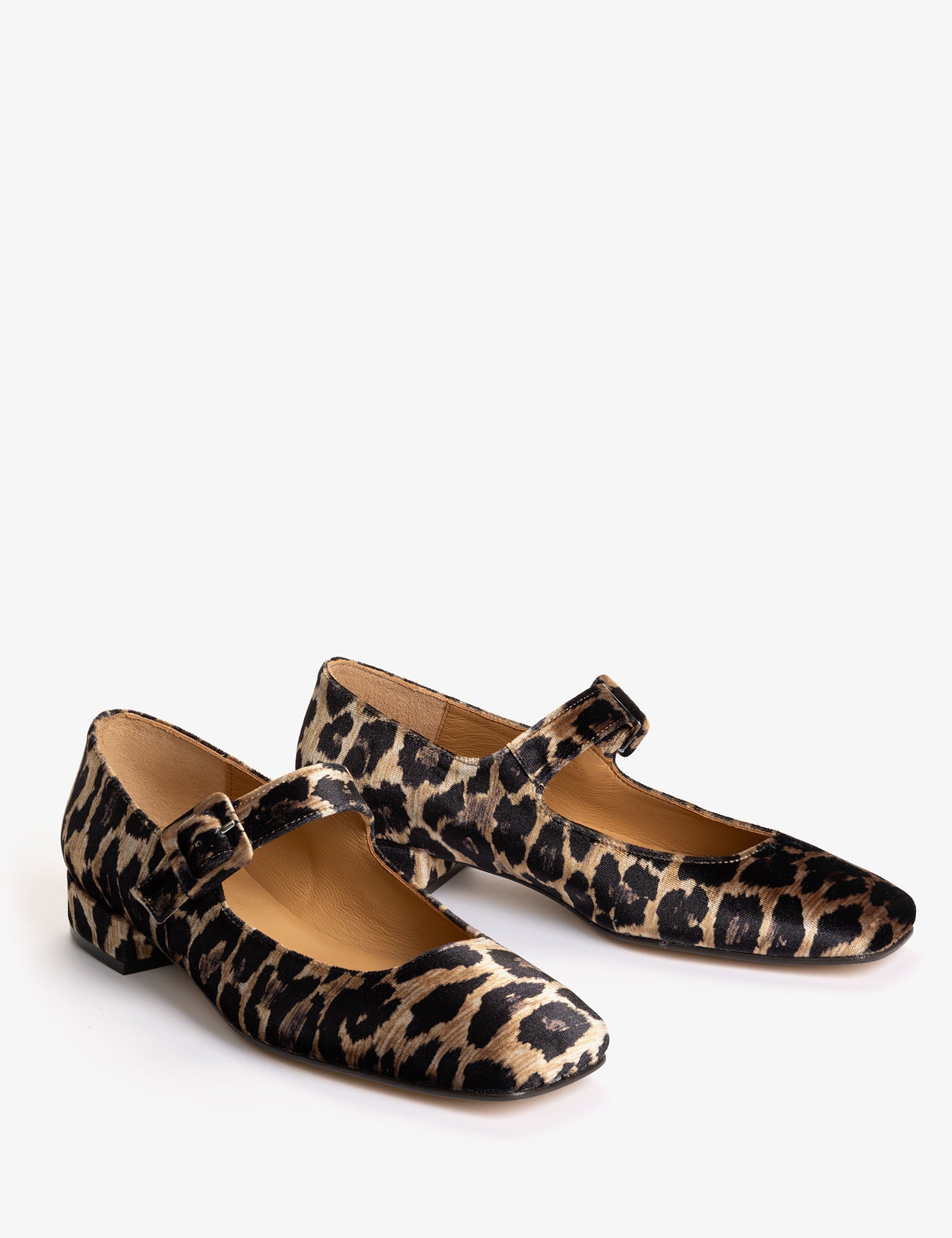 Low Mary Jane Leopard Velvet Shoe