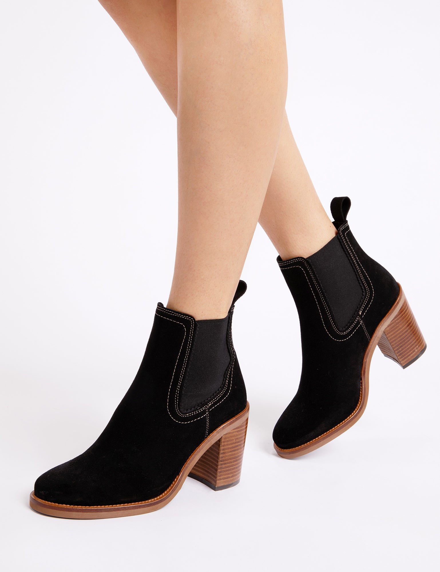 Paloma Rociera Suede Boot