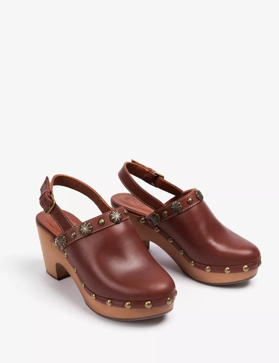 carpenter-stud-platform-clog-claret-1